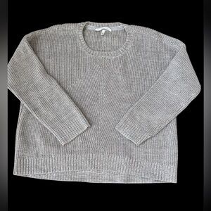 VICTORIA'S SECRET LIGHT GRAY CREW NECK SWEATER!!  HARDLY WORN!!